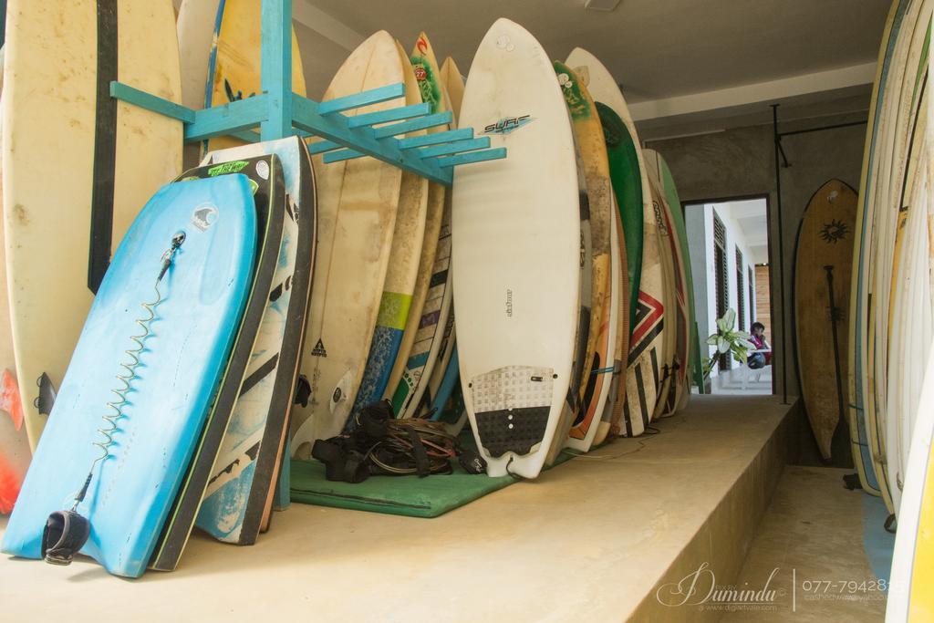 Cheeky Monkey Surf Camp Otel Weligama Dış mekan fotoğraf