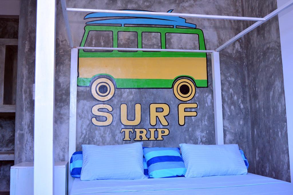 Cheeky Monkey Surf Camp Otel Weligama Dış mekan fotoğraf