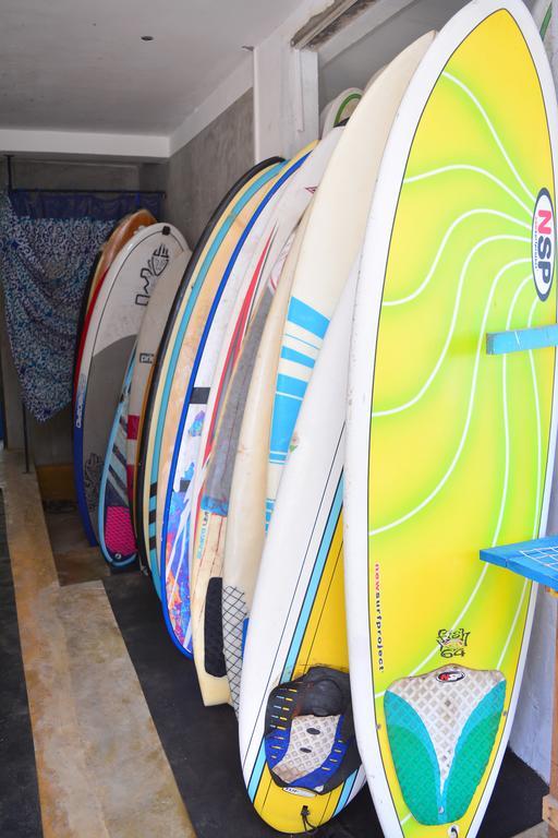 Cheeky Monkey Surf Camp Otel Weligama Dış mekan fotoğraf